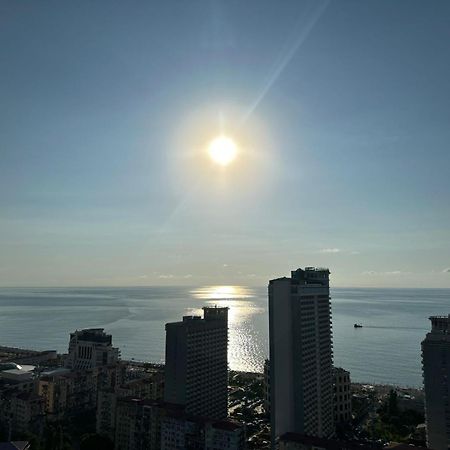 Pirosmani Mini Hotel บาทูมิ ภายนอก รูปภาพ