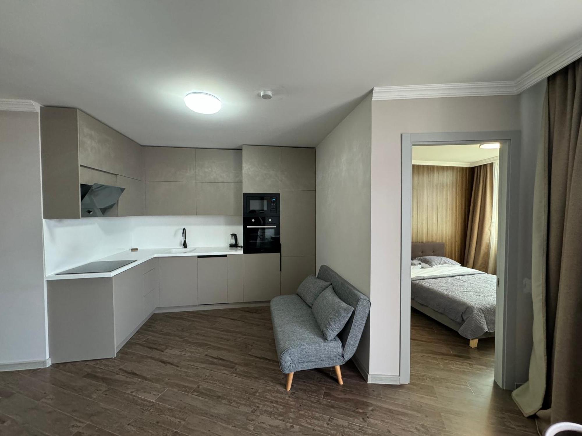 Pirosmani Mini Hotel บาทูมิ ภายนอก รูปภาพ